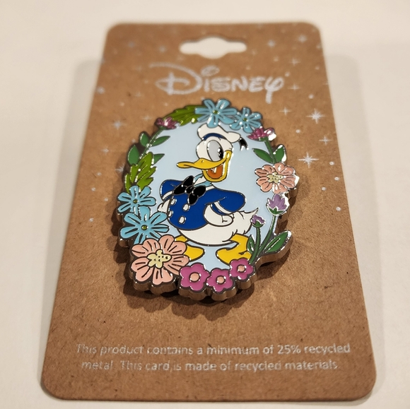 Disney Donald Duck Floral Portrait Pose Spring Flowers Enamel Pin NEW - Picture 7 of 9
